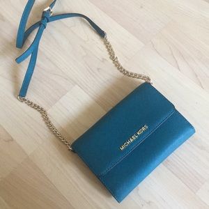 Michael Kors jet set travel crossbody bag